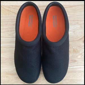 MERRELL ENCORE BREEZE 3 MULES SLIP ONS